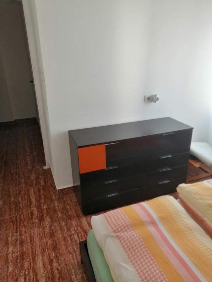 Schoene Mit Wifi Und Parkplatz Auf Der Strasse Oliva