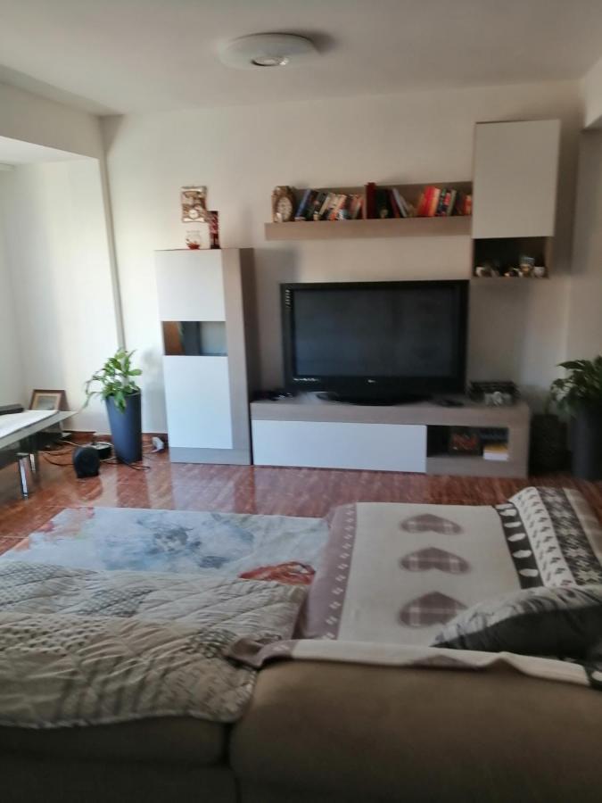 Schoene Mit Wifi Und Parkplatz Auf Der Strasse * Oliva